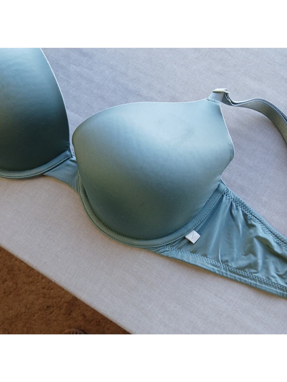 Victoria's Secret Wear Everywhere Lightly Lined T-shirt Demi Bra 34D green satin